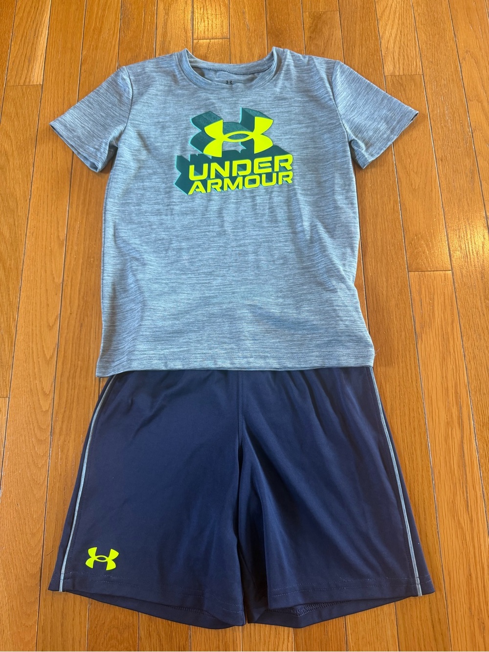 Under Armour Matching Outfit Set Logo Short Sleeve Shirt & Shorts Boys Sz 7